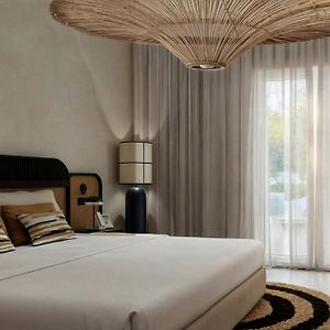 Kamer met een King Size Bed met een Panoramisch Uitzicht